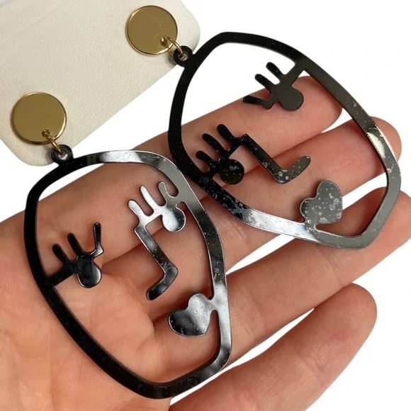 🍭5 for $20🍭 Black Acrylic Abstract Face Stud Earrings CC - Picture 3 of 5